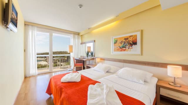SUITE SIDE SEA VIEW WITH BALCONY