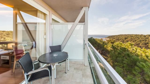 DOUBLE SIDE SEA VIEW WITH BALCONY