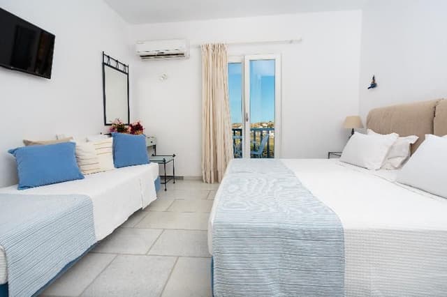 TRIPLE SEA VIEW