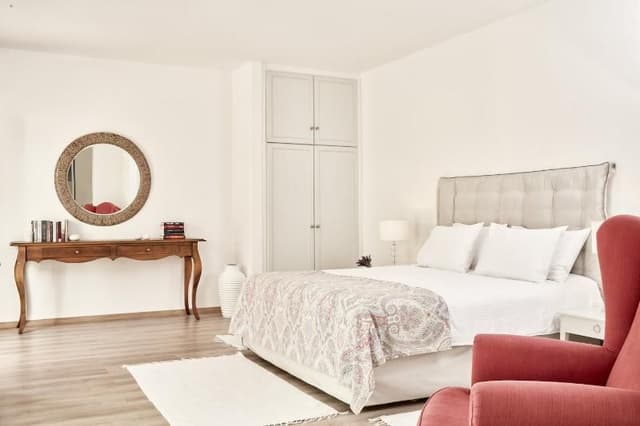 SUITE WITH PRIVATE POOL