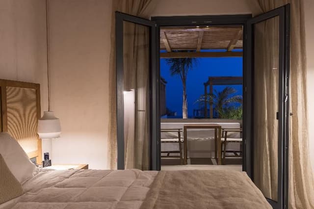 DOUBLE DELUXE SEA VIEW