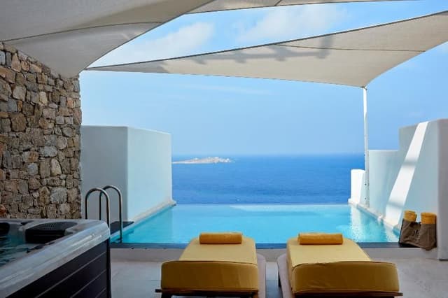 SUITE TWO BEDROOMS WITH PRIVATE POOL