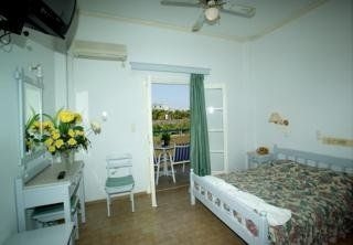 Avra Santorini2