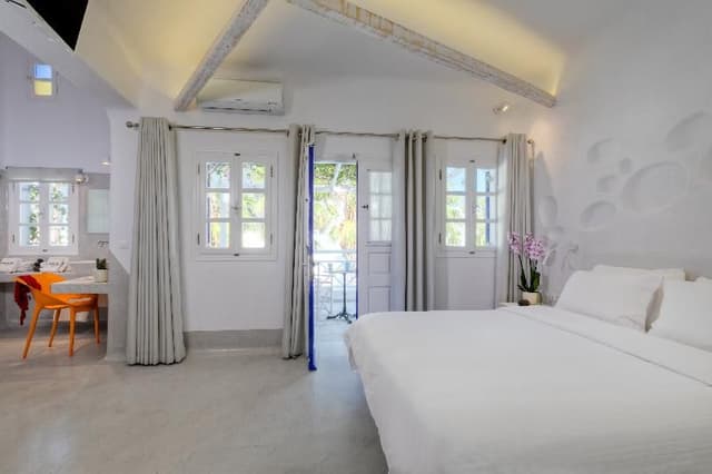 JUNIOR SUITE WITH JACUZZI