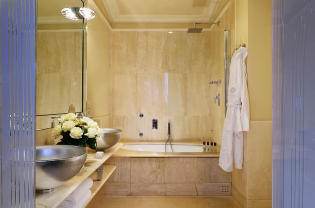 SUITE WITH BALCONY