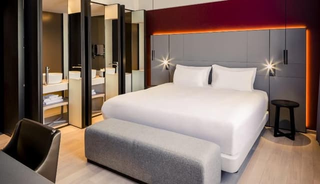 SUITE WITH VIEWS