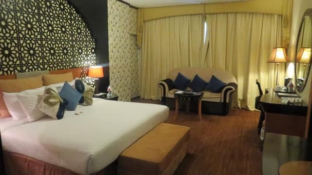 SUITE EXECUTIVE