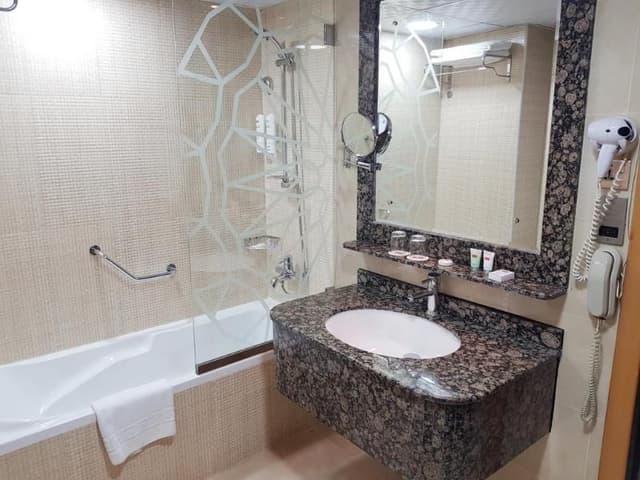 SUITE EXECUTIVE