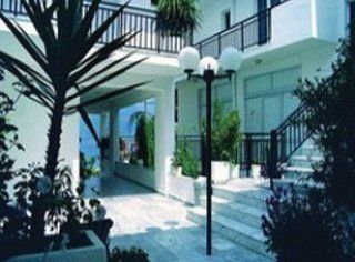 Athina Beach Studios1