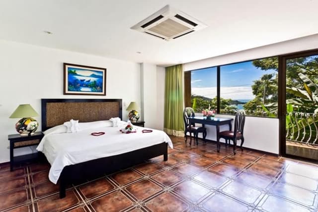 Room DELUXE