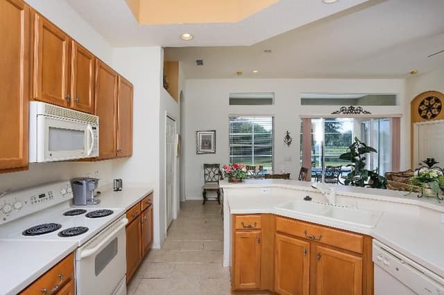 HOME FIVE BEDROOMS WITH PRIVATE POOL