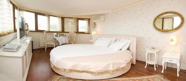 SUITE CAPACITY 1