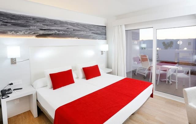 JUNIOR SUITE CAPACITY 1