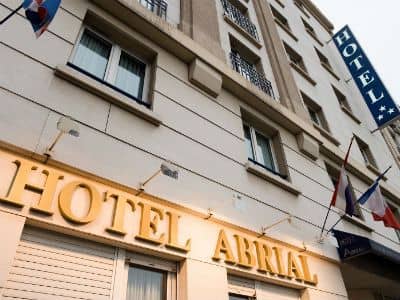 ไทรบ์ ปารีส บาติญอล ไทรบ์ ปารีส บาติญอล