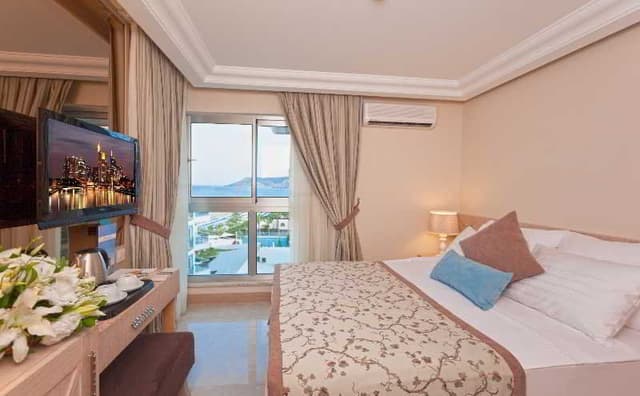 DOUBLE SIDE SEA VIEW