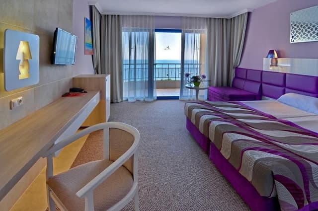 DOUBLE DELUXE SIDE SEA VIEW