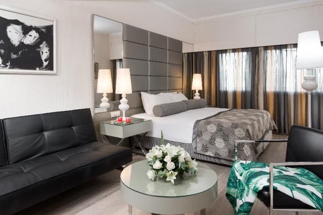 FAMILY ROOM DELUXE
