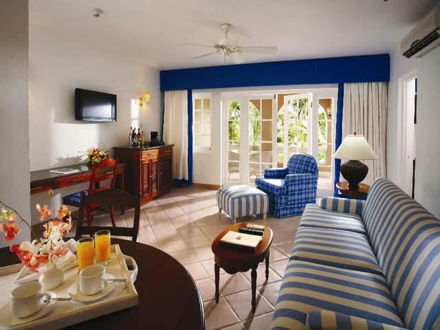 SUITE OCEAN VIEW ONE BEDROOM