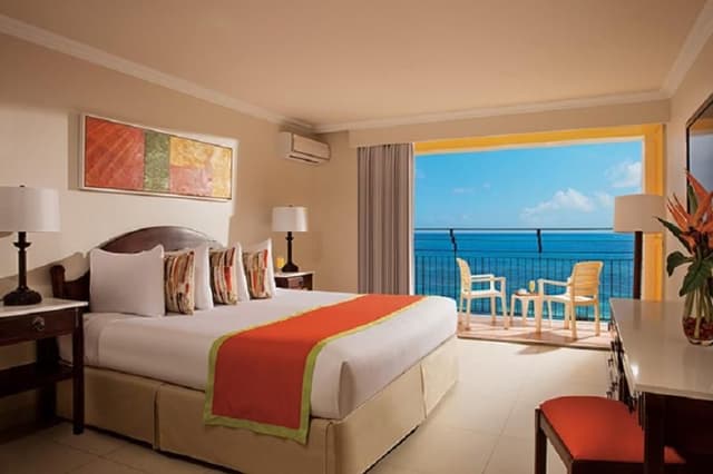 Room DELUXE OCEAN FRONT