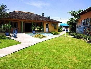 Toby's Resort0