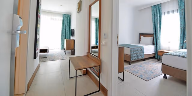 FAMILY ROOM CONNECTING ROOM