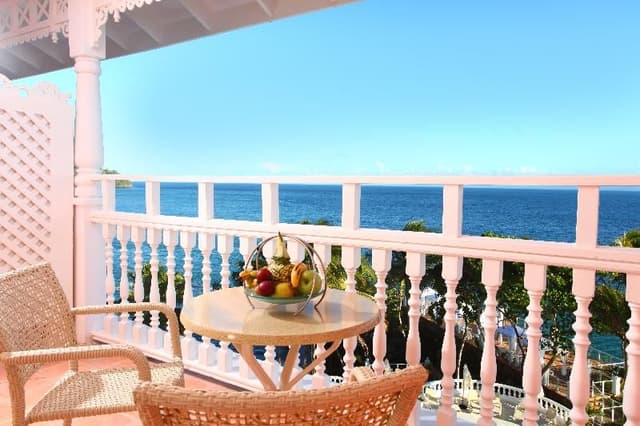 TRIPLE SUPERIOR SEA VIEW