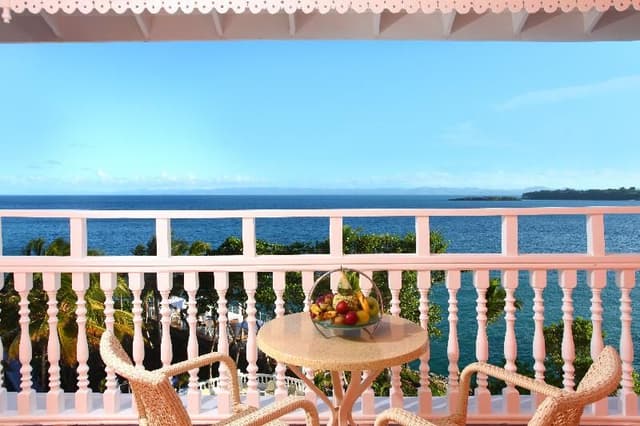 TRIPLE SUPERIOR SEA VIEW