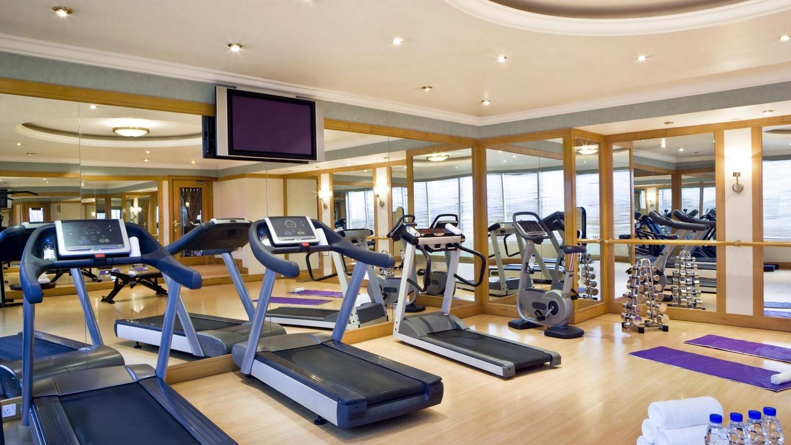 FOUR POINTS BY SHERATON BUR DUBAI1