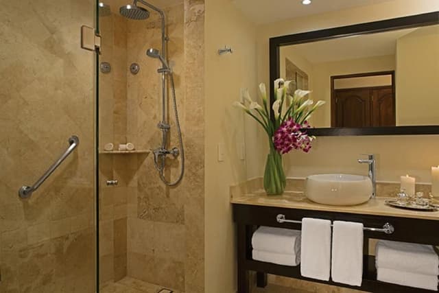SUITE TWO BEDROOMS
