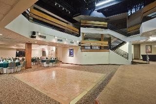 Crowne Plaza Virginia Beach3