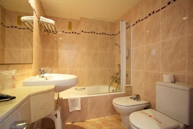 SUITE CAPACITY 3