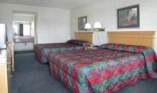 Accent Inn Kelowna1