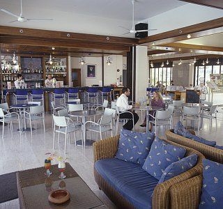 Senator Hotel Apts3