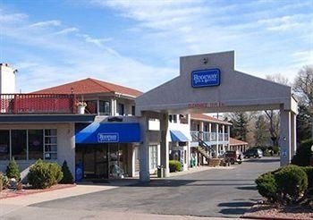 Rodeway Inn & Suites4