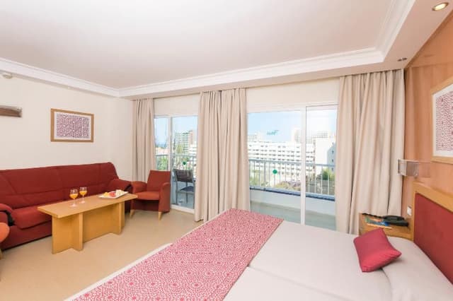 JUNIOR SUITE CAPACITY 2
