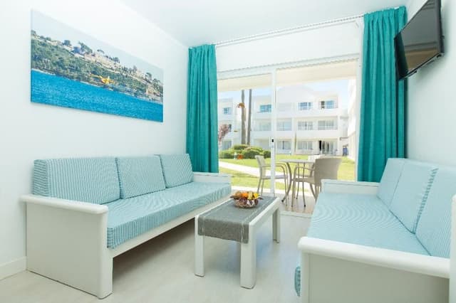 APARTMENT CAPACITY 4 TWO BEDROOMS