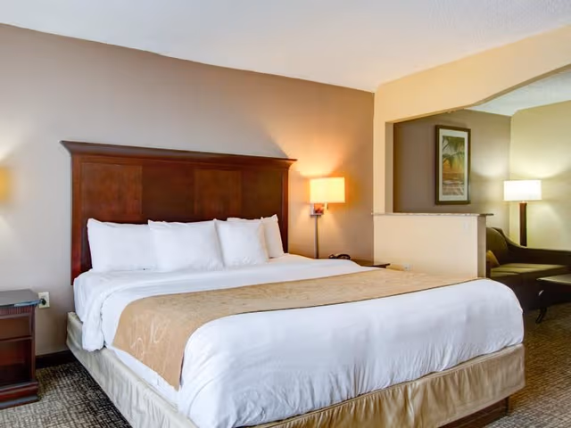 SUITE RUN OF HOUSE