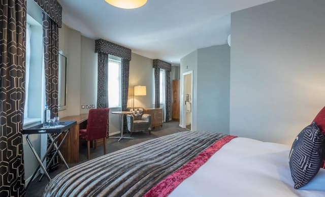 DOUBLE DELUXE TWO QUEEN BEDS