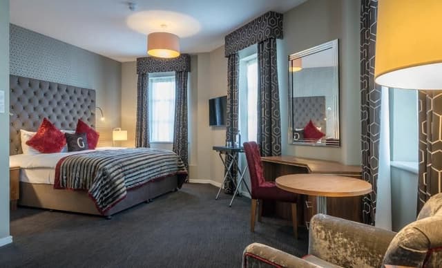 DOUBLE DELUXE TWO QUEEN BEDS