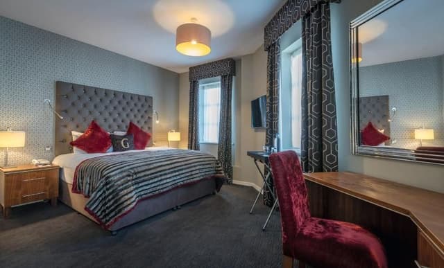 DOUBLE DELUXE TWO QUEEN BEDS