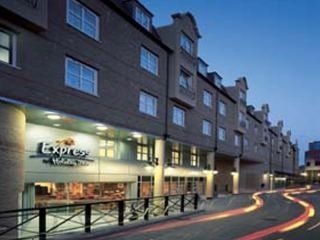 Holiday Inn Express London Hammersmith1