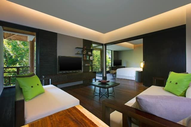 SUITE EXECUTIVE