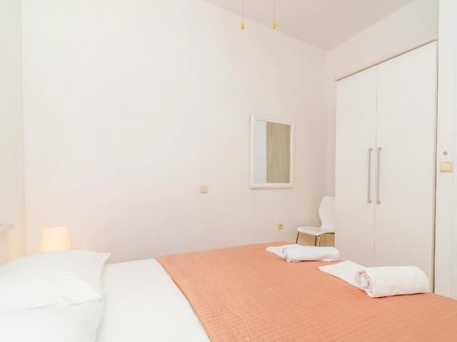 APARTMENT CAPACITY 4 ONE BEDROOM