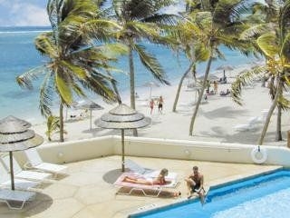 St. James's Club & Villas4