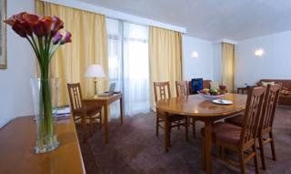 Dubai Trade Centre Hotel Apartments3
