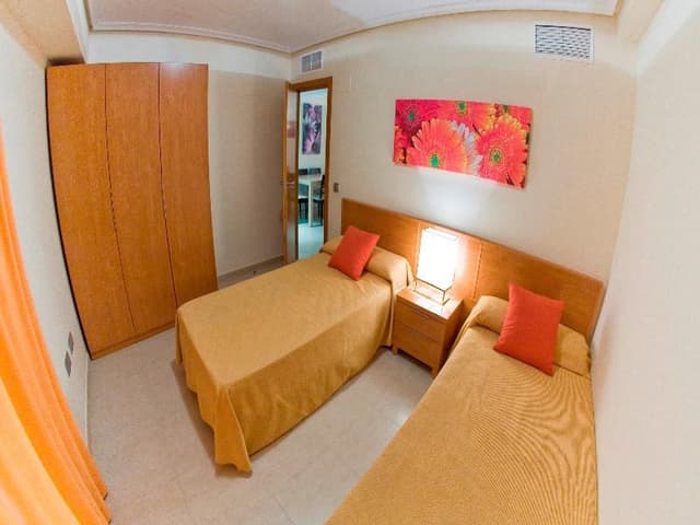 APARTMENT CAPACITY 8 THREE BEDROOMS