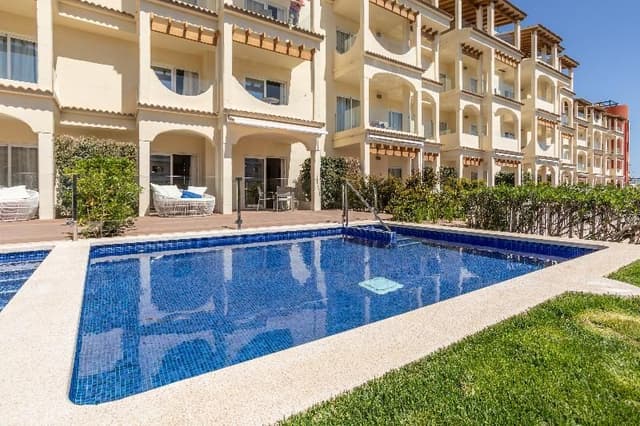 APARTMENT POOL VIEW