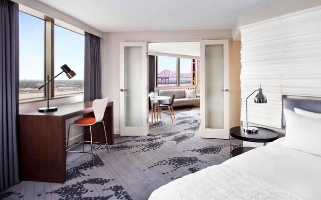 SUITE KING SIZE BED