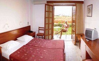 Kyknos Beach Hotel and Bungalows0