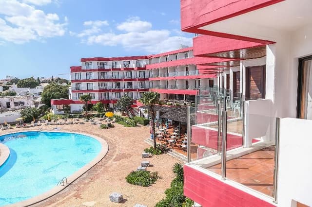 SUITE POOL VIEW